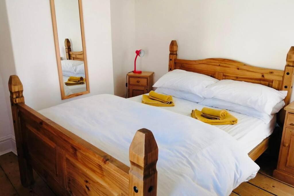 200 Year Old Large Townhouse With Sea Views Βίλα Σκάρμπορο Εξωτερικό φωτογραφία